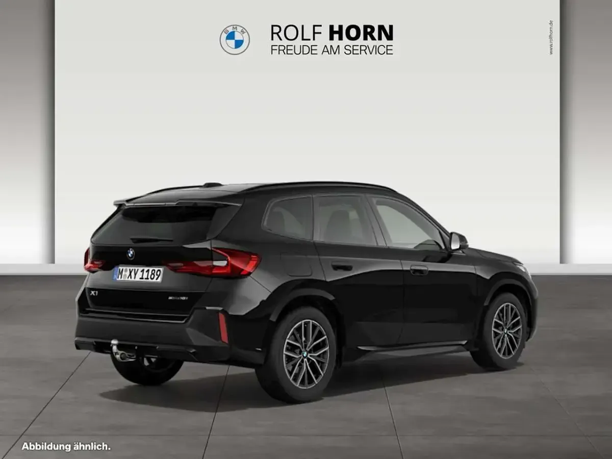 Gebraucht BMW X1 M Sport 136 PS (100 kW) 2025 Black sapphire SUV