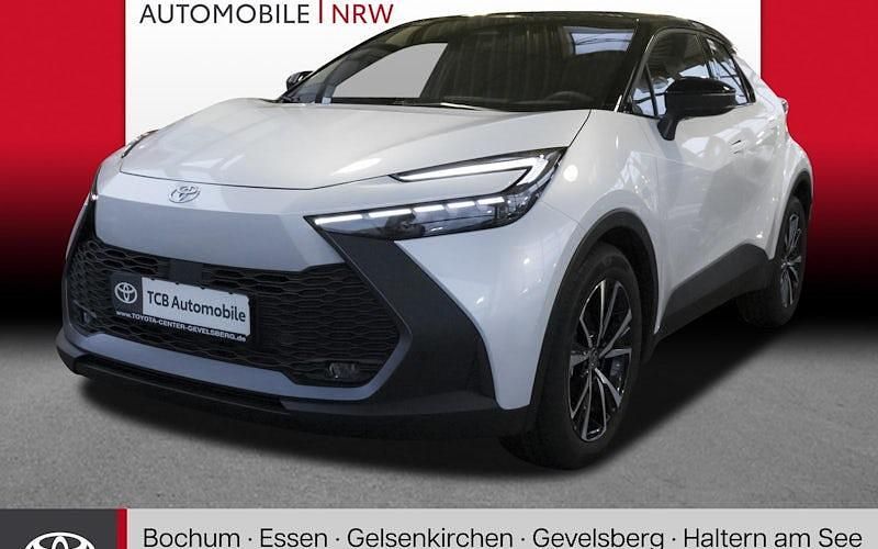 Weiß Neu 2025 Toyota C-HR Team SUV | 37.589 € (Teuer) - Bild 1/4