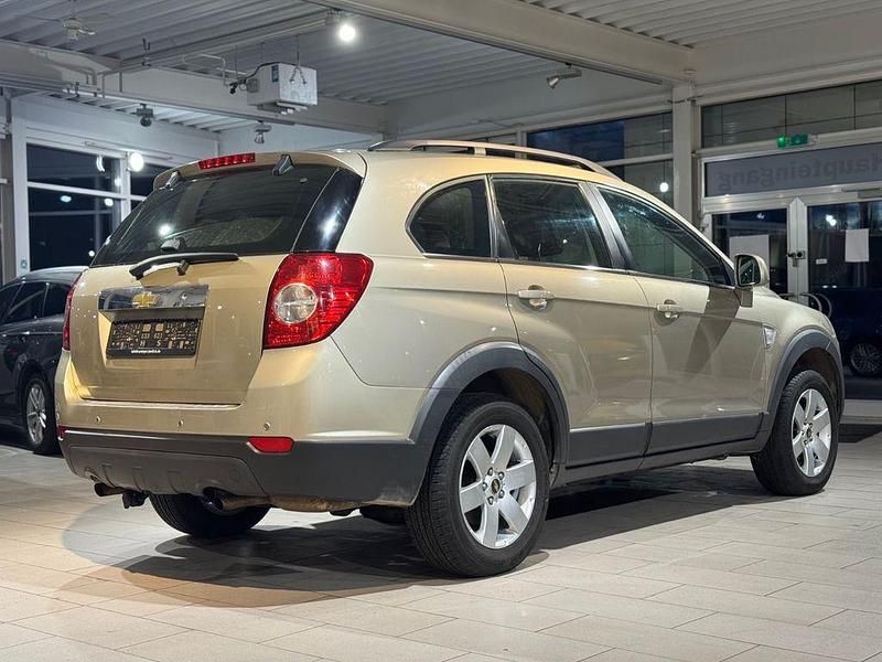 Gebraucht Chevrolet Captiva LS 136 PS (100 kW) 2009 Gold SUV