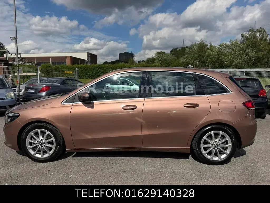 Gebraucht Mercedes B200 163 PS (119 kW) 2022 Gold Kleinwagen