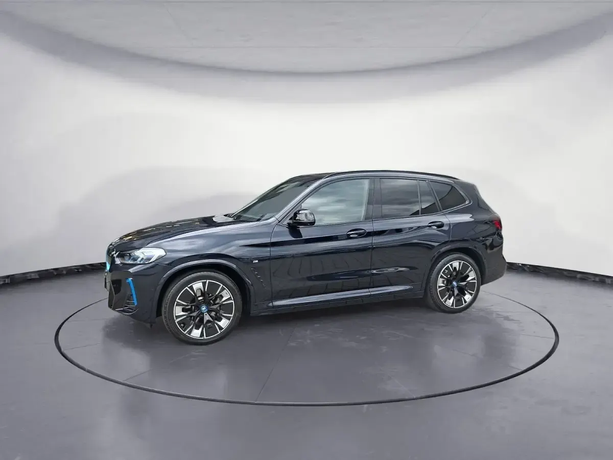 Gebraucht BMW iX3 Impressive 210 kW (286 PS) 2022 Schwarz SUV