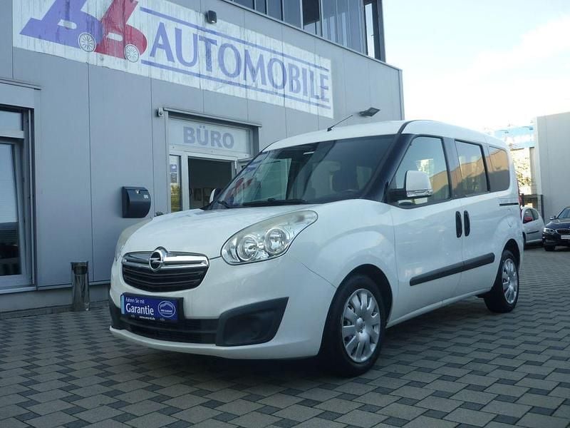 Weiß Gebraucht 2013 Opel Combo Edition Van / Kleinbus | 6.590 € (Fairer Preis) - Bild 1/4