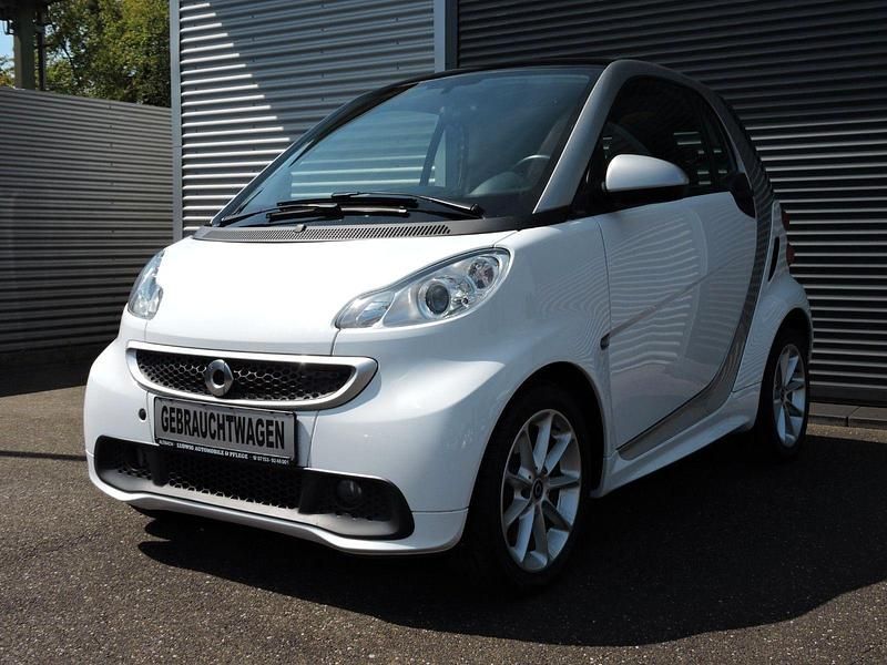 Weiß Gebraucht 2013 Smart ForTwo Coupé Passion Coupé | 6.500 € (Etwas zu teuer) - Bild 1/4