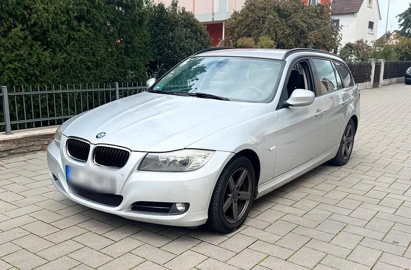 Silber Gebraucht 2011 BMW 318 Kombi | 3.000 € (Superpreis) - Bild 1/4