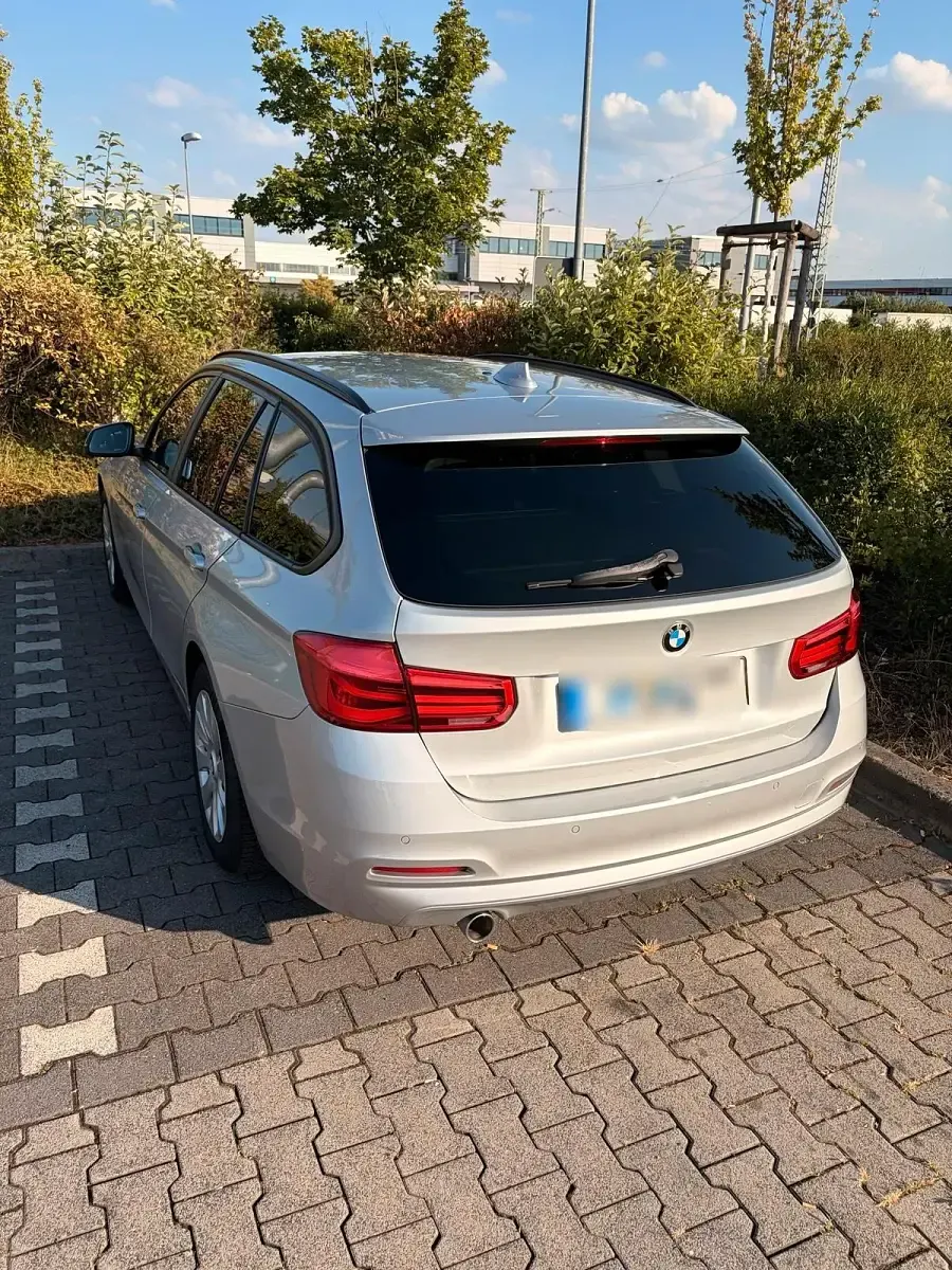 Gebraucht BMW 318 150 PS (110 kW) 2016 Silber Kombi