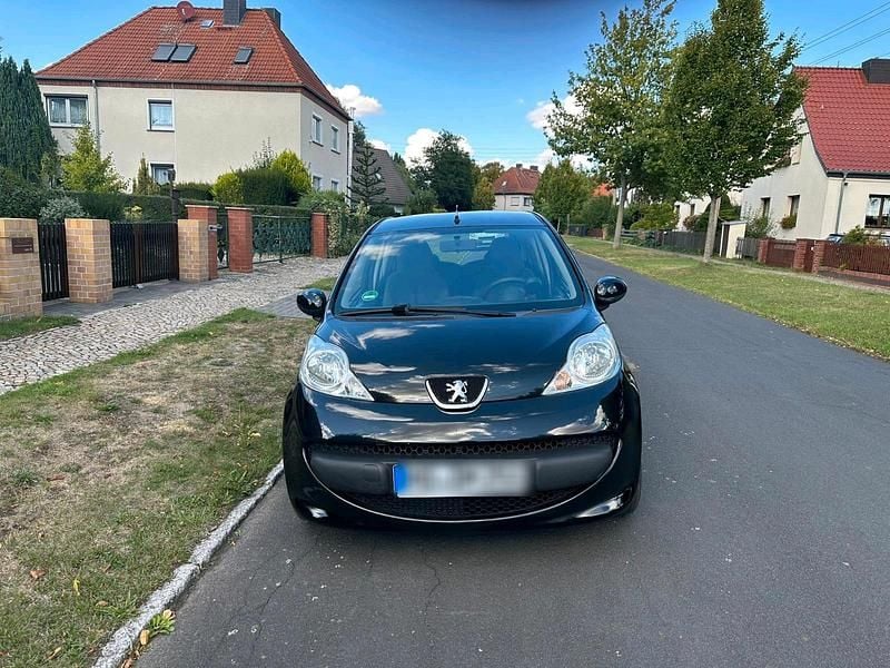 Schwarz Gebraucht 2008 Peugeot 107 Kleinwagen | 2.200 € - Bild 1/4