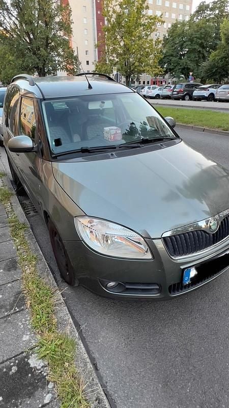 Grün Gebraucht 2007 Skoda Roomster Van / Kleinbus | 1.000 € (Superpreis) - Bild 1/3