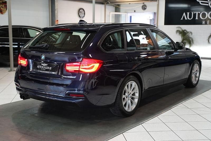 Gebraucht BMW 330 Advantage 252 PS (185 kW) 2016 Blau Kombi
