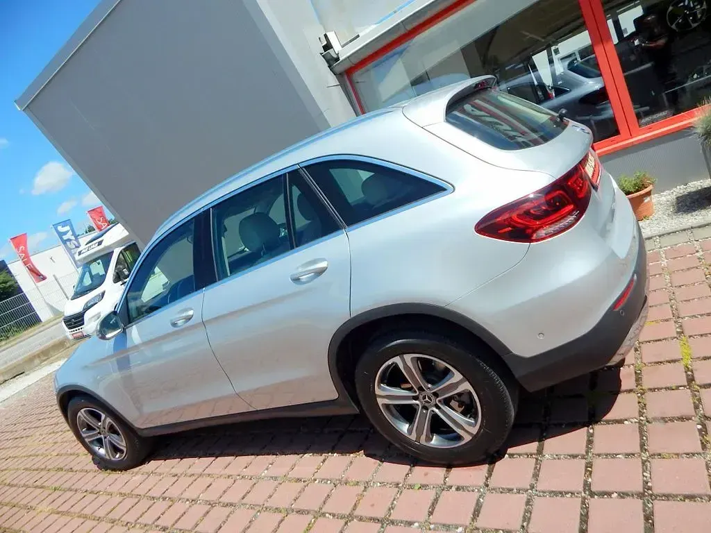 Gebraucht Mercedes GLC300 258 PS (189 kW) 2020 Silber SUV