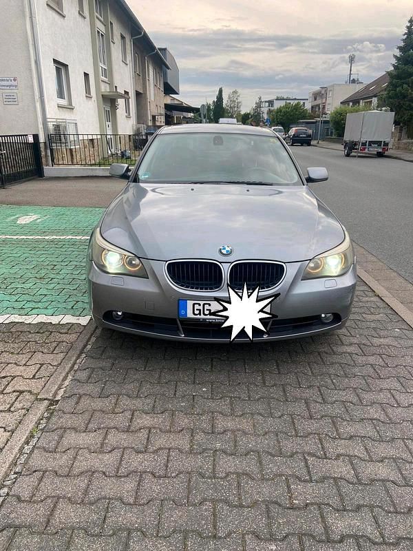 Grau Gebraucht 2003 BMW 530 Limousine | 3.799 € (Guter Preis) - Bild 1/4