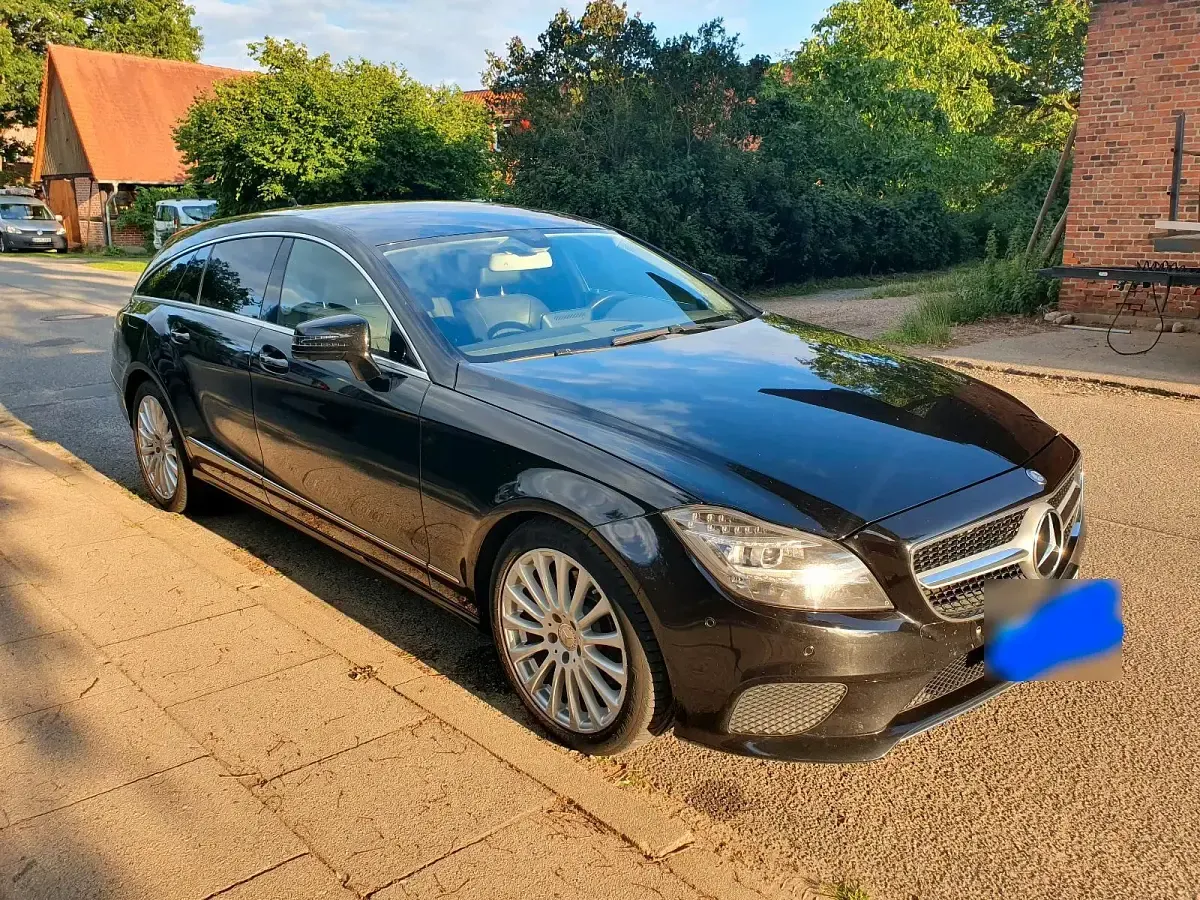 Gebraucht Mercedes CLS250 Shooting Brake 204 PS (150 kW) 2015 Schwarz Kombi