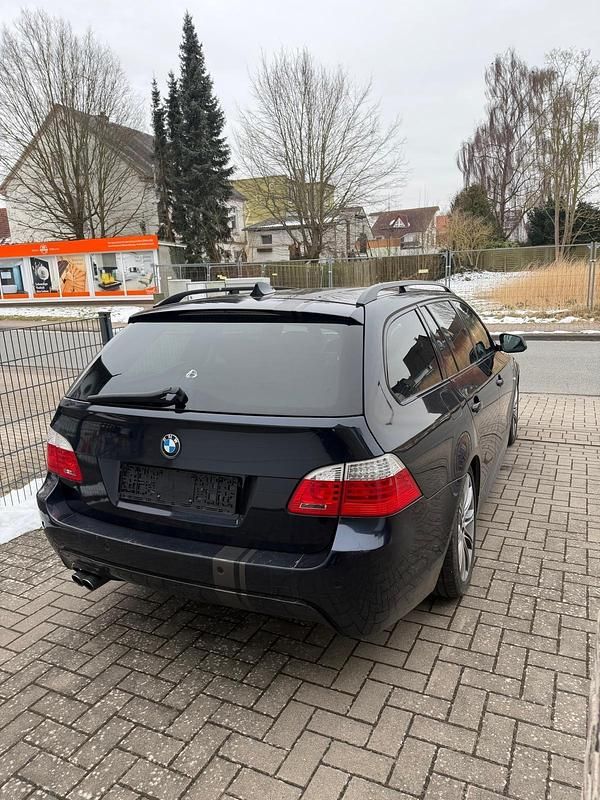 Gebraucht BMW 530 235 PS (172 kW) 2009 Blau Kombi
