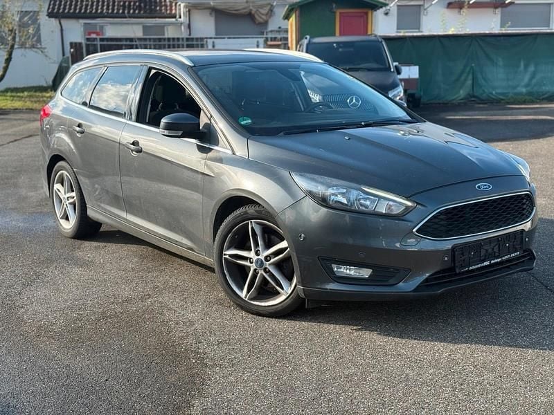 Grau Gebraucht 2015 Ford Focus Kombi | 7.400 € (Guter Preis) - Bild 1/4