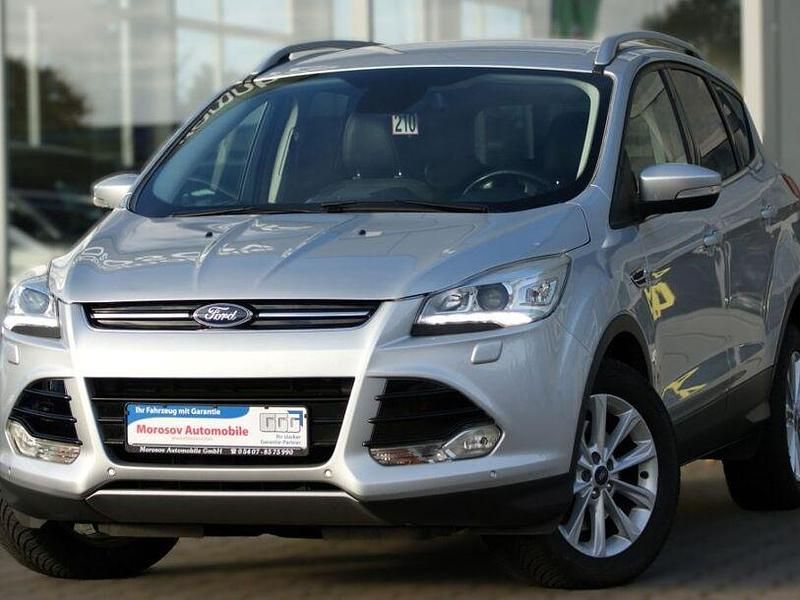 Silber Gebraucht 2015 Ford Kuga Titanium SUV | 12.900 € (Fairer Preis) - Bild 1/4