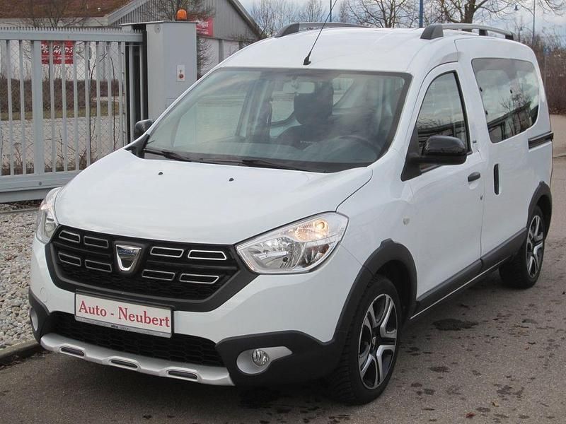 Gebraucht Dacia Dokker Stepway 102 PS (75 kW) 2018 Weiß Van / Kleinbus