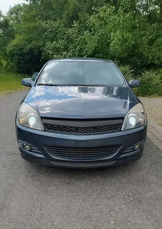 Gebraucht Opel Astra GTC Edition 140 PS (102 kW) 2009 Grau Kleinwagen
