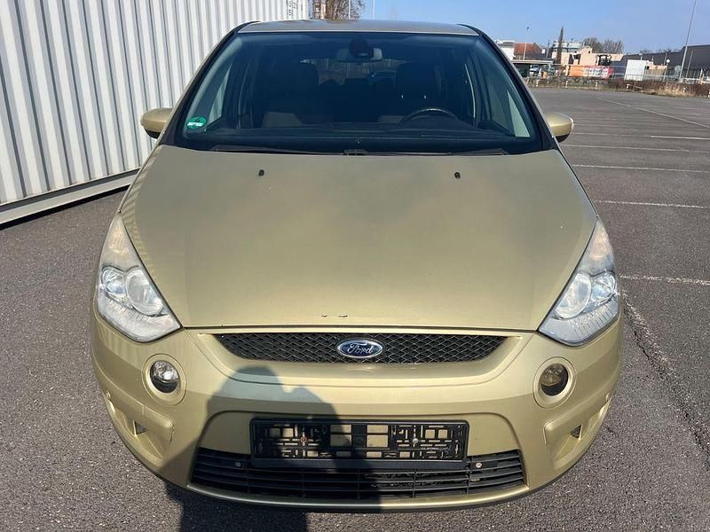 Gebraucht Ford S-MAX Titanium 131 PS (96 kW) 2007 Gold Van / Kleinbus