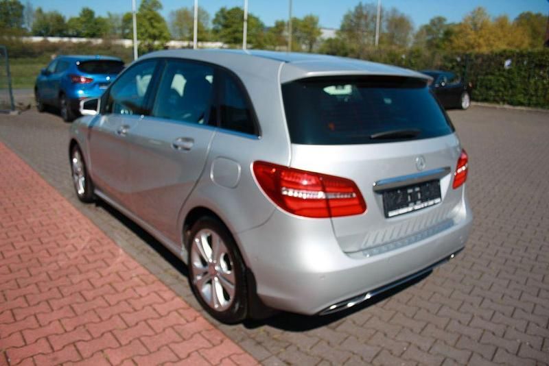 Brugt Mercedes B200 156 HK (114 kW) 2015 Sølv MPV