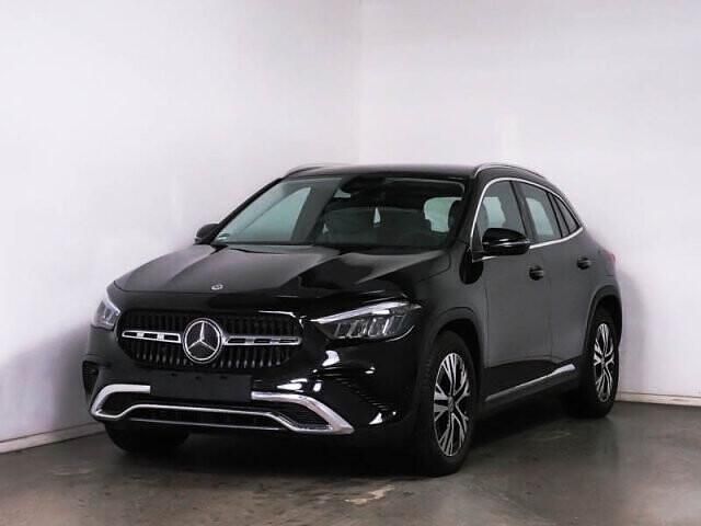 Metalliclack kosmosschwarz Gebraucht 2024 Mercedes GLA200 SUV | 33.890 € (Superpreis) - Bild 1/4