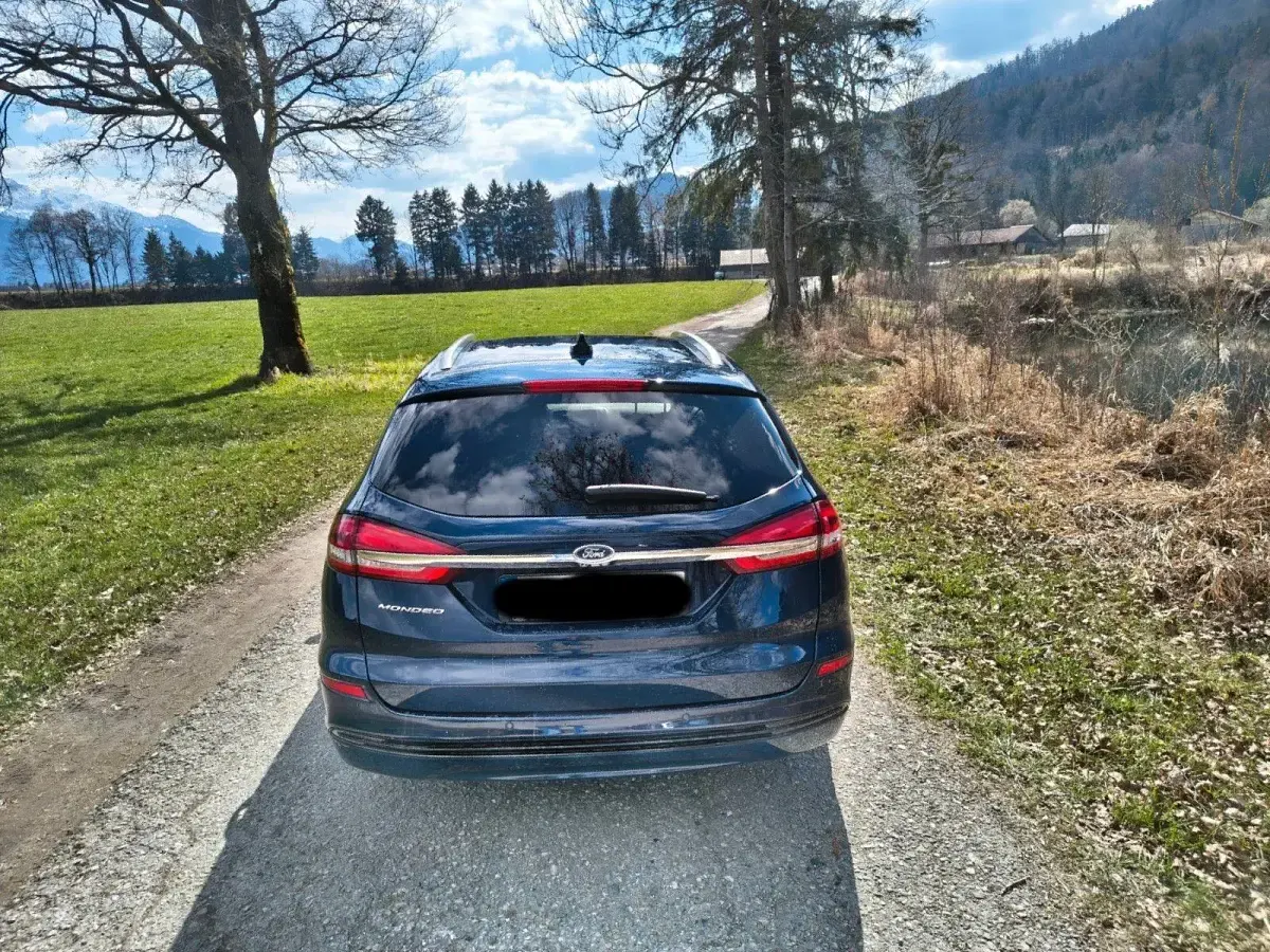 Gebraucht Ford Mondeo Titanium 150 PS (110 kW) 2022 Blau Limousine