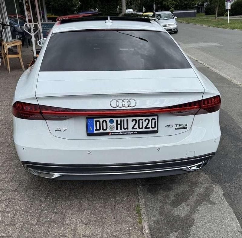 Second-hand Audi A7 Basis 265 CP (194 kW) 2023 Alb Berlinǎ
