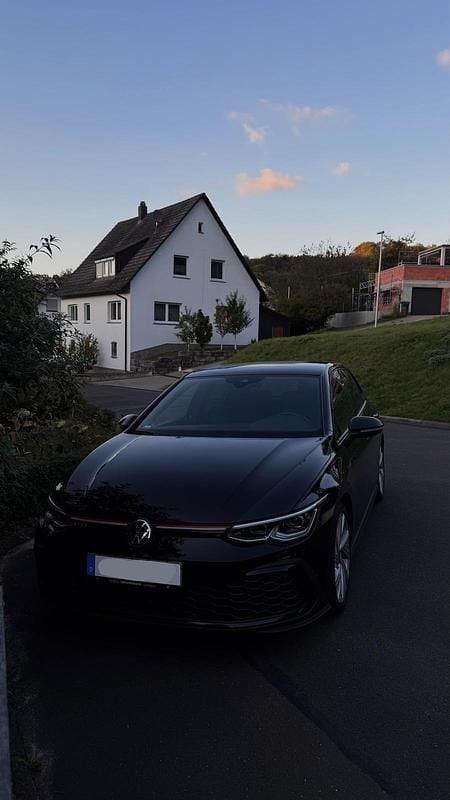 Schwarz Gebraucht 2022 VW Golf VIII GTI Limousine | 25.999 € (Guter Preis) - Bild 1/4