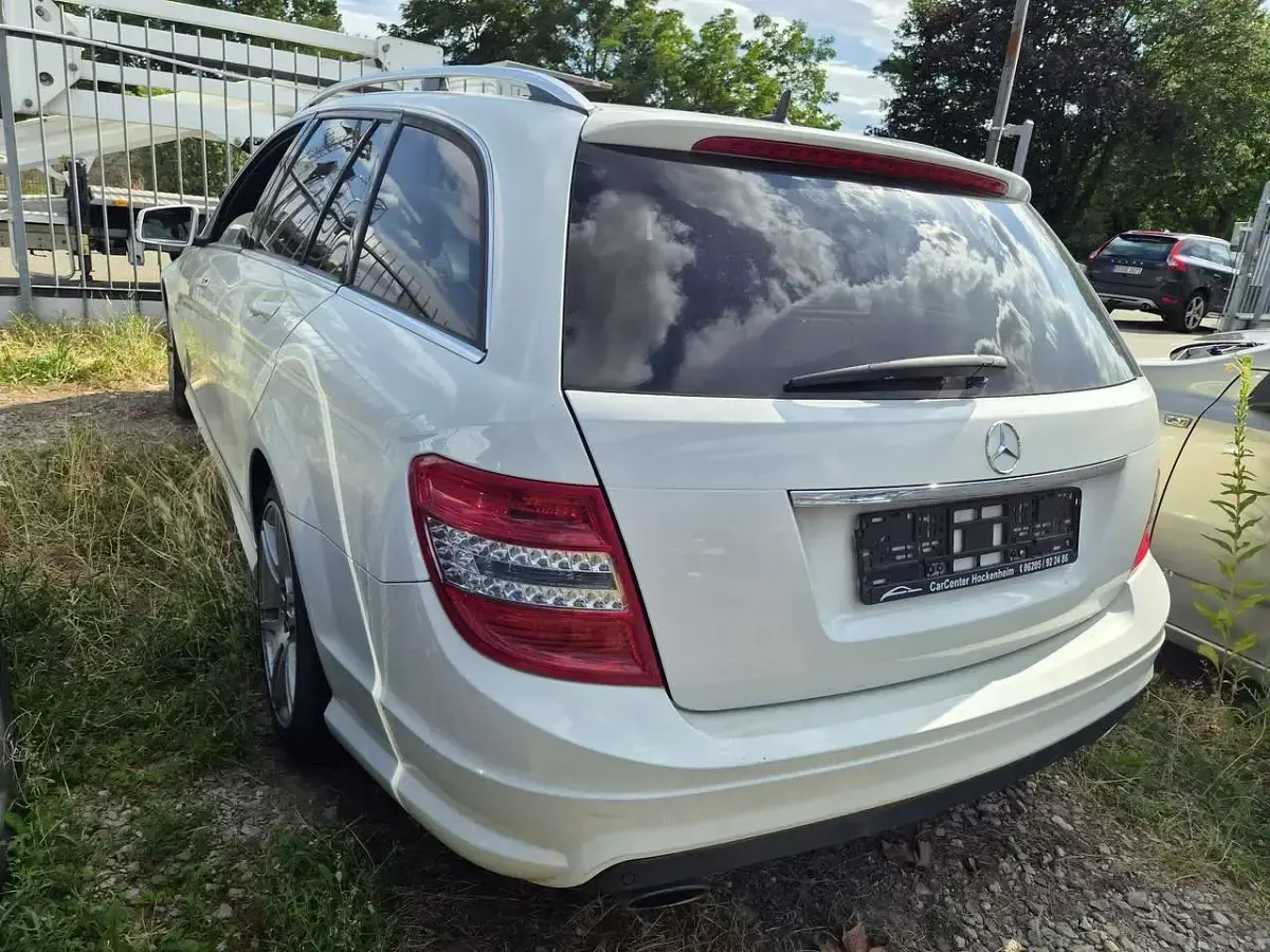 Gebraucht Mercedes C280 AMG 231 PS (169 kW) 2008 Calcitweiss  unilack Kombi