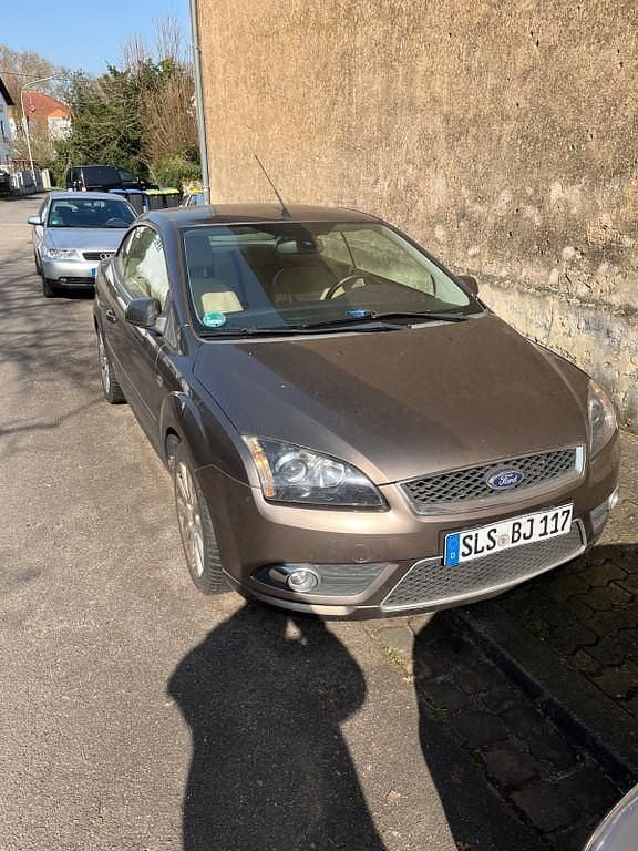 Gebraucht Ford Focus Cabriolet Titanium 136 PS (100 kW) 2008 Beige Cabrio