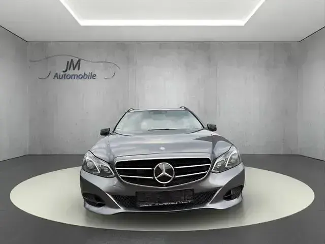 Gebraucht Mercedes E350 258 PS (189 kW) 2016 Grau Kombi