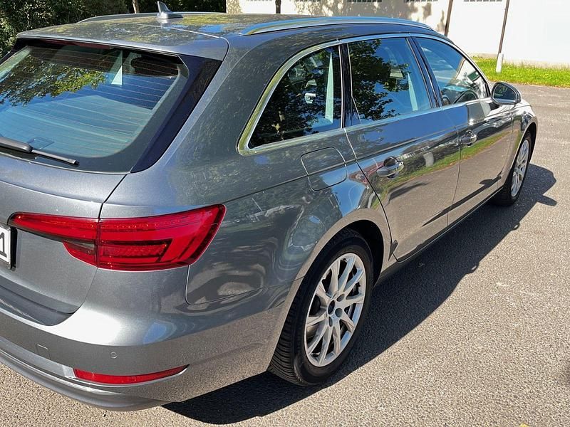 Gebraucht Audi A4 Comfort 150 PS (110 kW) 2016 Grau Kombi