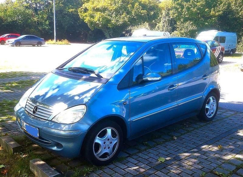 Grau Gebraucht 2004 Mercedes A140 Avantgarde Van / Kleinbus | 850 € (Superpreis) - Bild 1/4