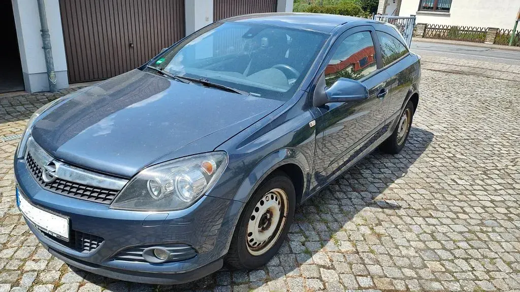 Gebraucht Opel Astra GTC Sport 116 PS (85 kW) 2010 Blau Limousine