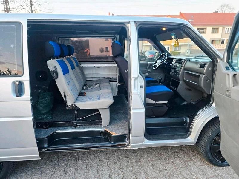 Gebraucht VW Transporter 140 PS (102 kW) 2001 Silber Van