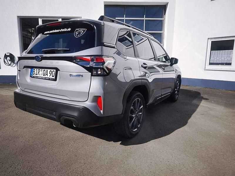 Neu Subaru Forester 136 PS (100 kW) 2025 Riverrockpearl SUV