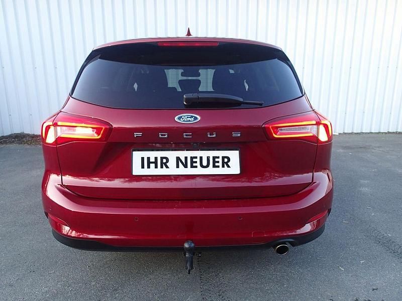 Gebraucht Ford Focus Titanium X 150 PS (110 kW) 2021 Rot Limousine