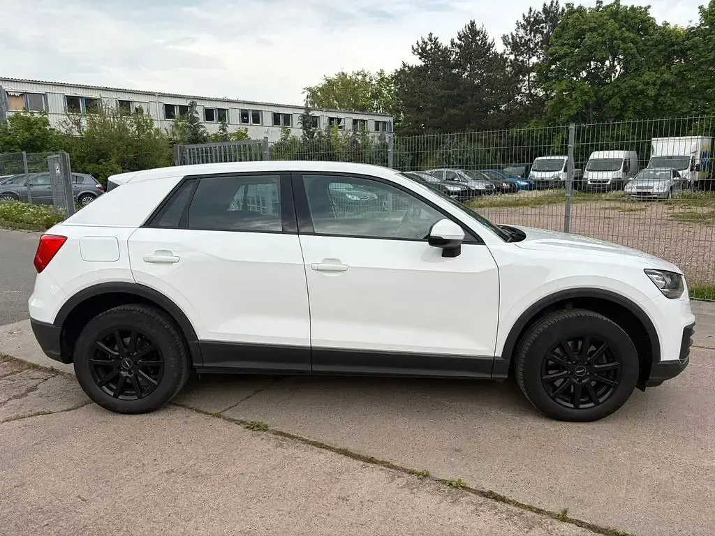 Używany Audi Q2 Basis 190 KM (139 kW) 2018 Biały SUV