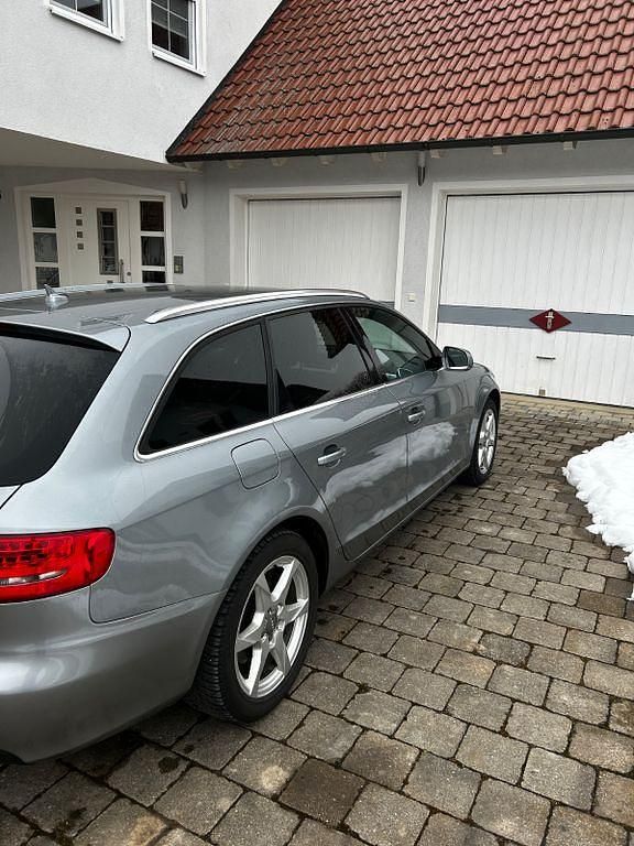 Gebraucht Audi A4 Ambition 143 PS (105 kW) 2011 Grau Kombi