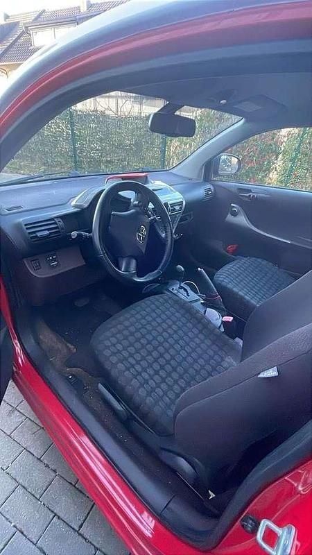 Gebraucht Toyota iQ 68 PS (50 kW) 2009 Rot Kleinwagen