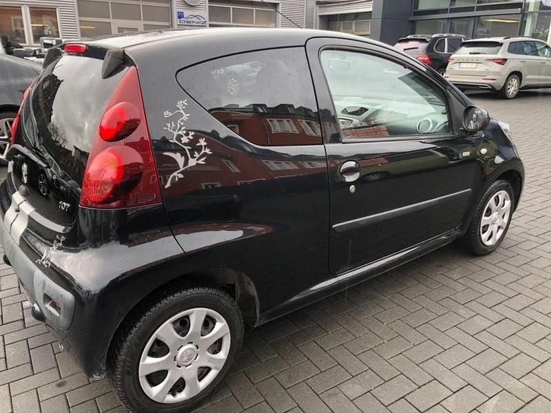 Gebraucht Peugeot 107 Envy 68 PS (50 kW) 2013 Schwarz Kleinwagen
