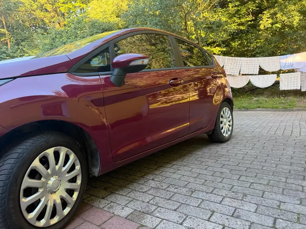 Gebraucht Ford Fiesta 65 PS (47 kW) 2013 Andere farben Limousine