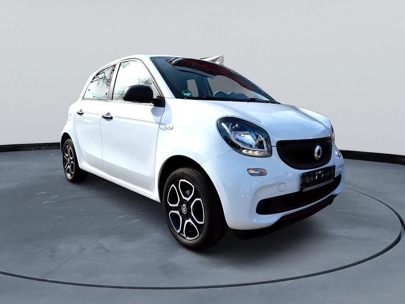 Używany Smart ForFour 90 KM (66 kW) 2019 Biały Hatchback