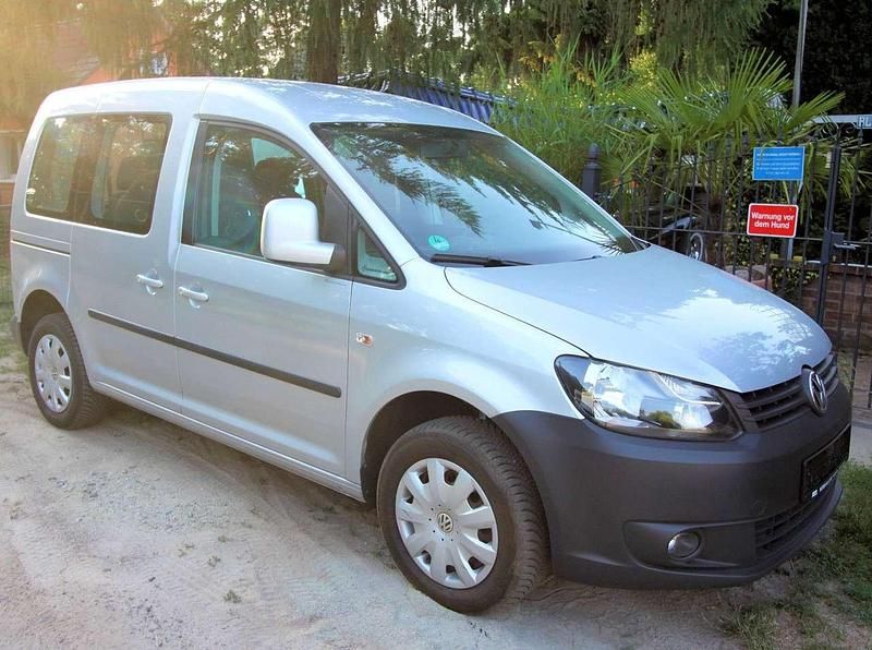 Silber Gebraucht 2011 VW Caddy Van / Kleinbus | 12.690 € - Bild 1/4