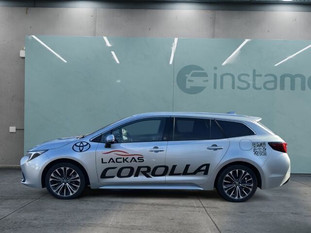 Silber Gebraucht 2024 Toyota Corolla Team Kombi | 31.540 € (Teuer) - Bild 1/2
