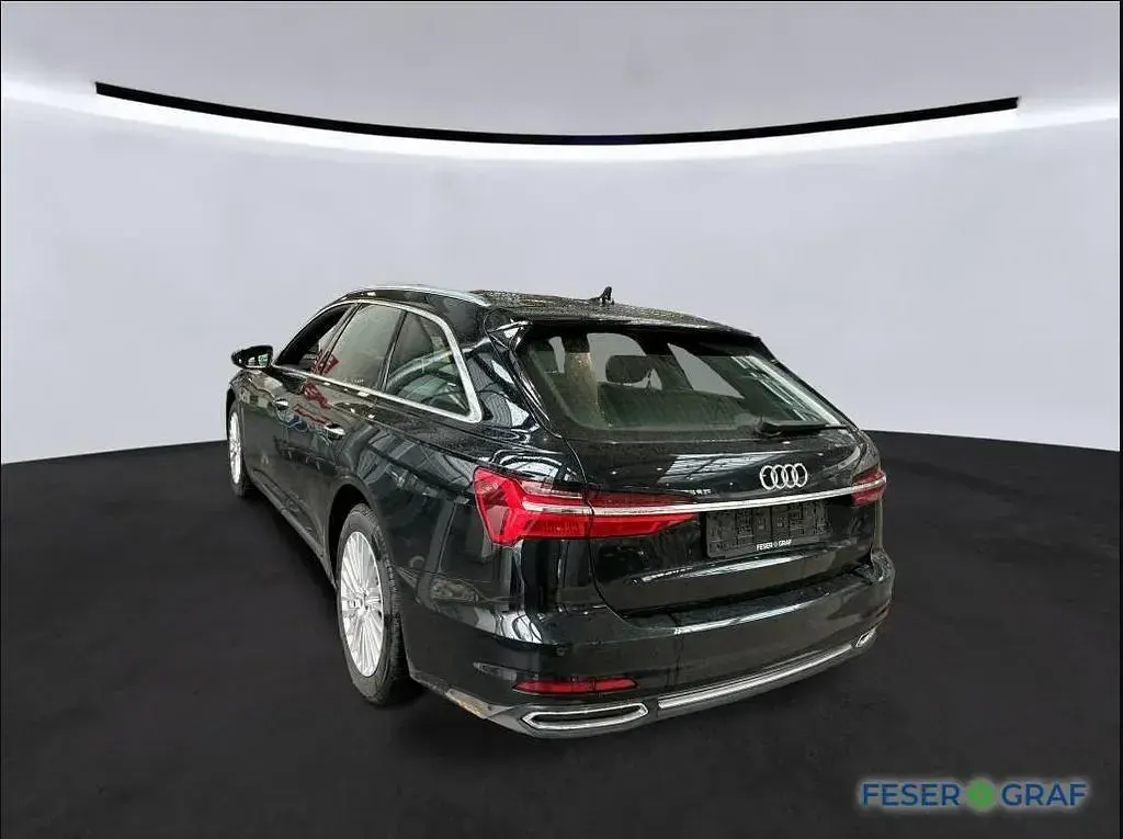 Gebraucht Audi A6 Design 204 PS (150 kW) 2022 Mythosschwarz metallic Kombi
