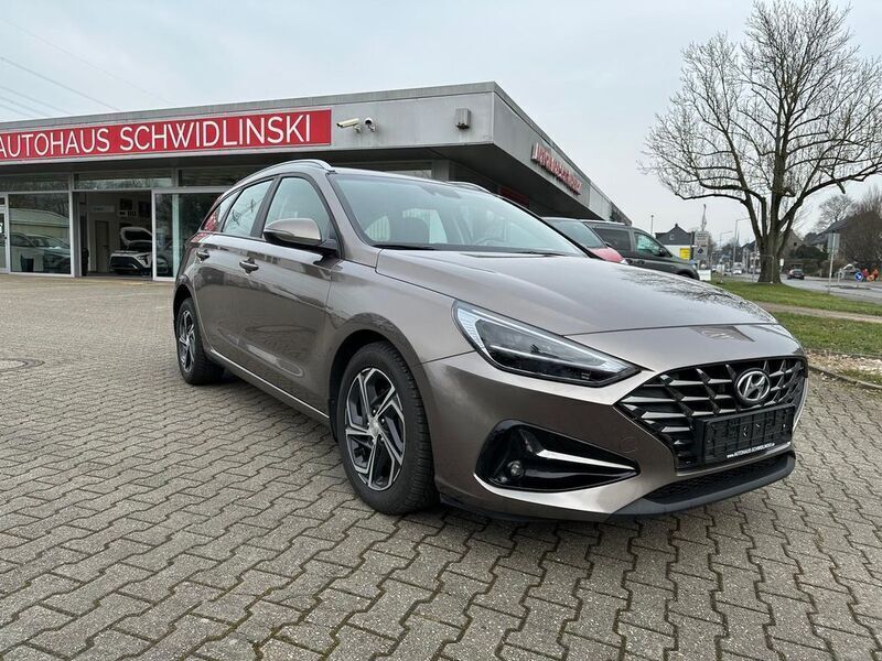 Braun Gebraucht 2021 Hyundai i30 Kombi | 16.990 € (Fairer Preis) - Bild 1/4