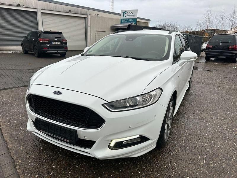 Weiß Gebraucht 2017 Ford Mondeo ST-Line Limousine | 8.990 € (Guter Preis) - Bild 1/4