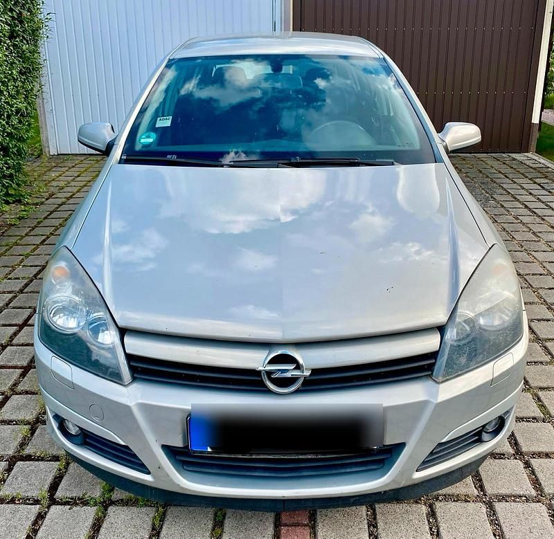 Gebraucht Opel Astra Enjoy 90 PS (66 kW) 2005 Silber Limousine