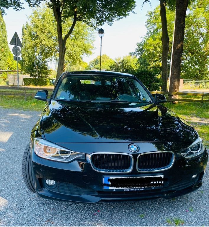 Schwarz Gebraucht 2015 BMW 320 Sport Line Kombi | 14.000 € (Superpreis) - Bild 1/1