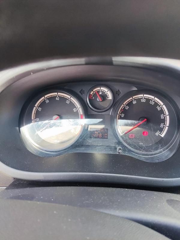Gebraucht Opel Corsa 56 PS (41 kW) 2010 Schwarz Kleinwagen