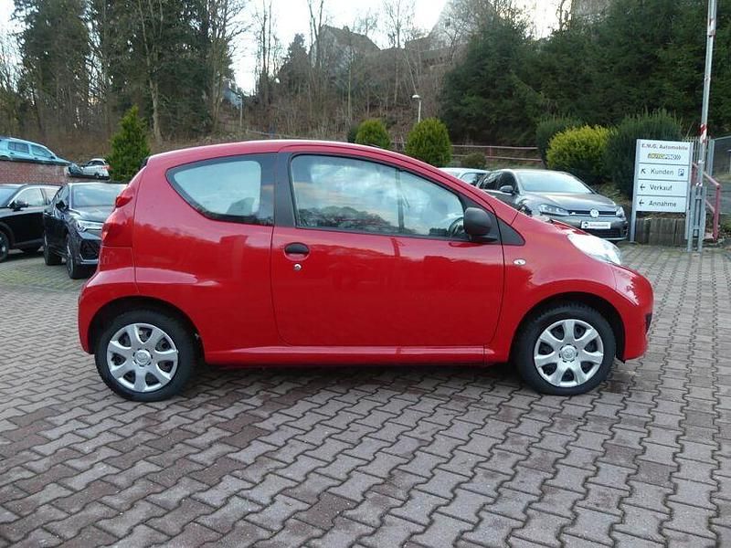 Gebraucht Peugeot 107 68 PS (50 kW) 2011 Rot Kleinwagen